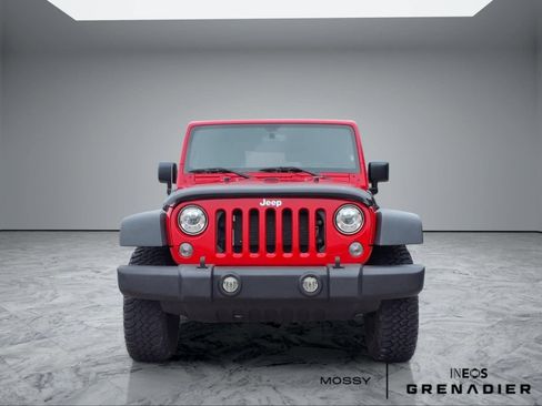 Used 2018 Jeep Wrangler Rubicon w/ Power Convenience Group AWD/4WD image 3