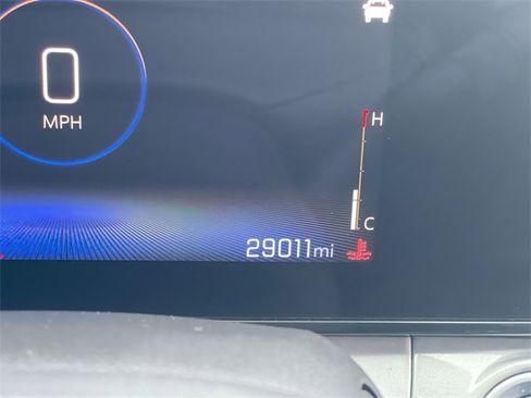 Certified 2025 Chevrolet Trax LT w/ LT Convenience Package image 12