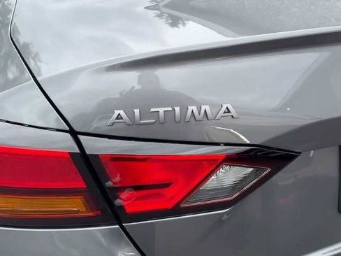 New 2025 Nissan Altima 2.5 SR image 8