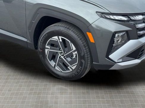 New 2026 Hyundai Tucson Blue SE image 10
