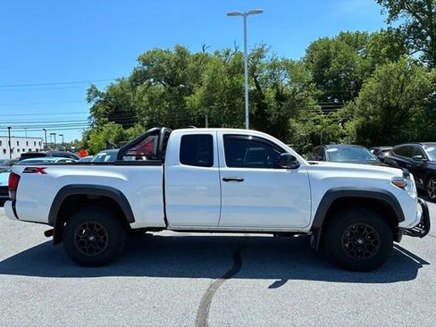 Used 2020 Toyota Tacoma SR w/ SX Package AWD/4WD image 4