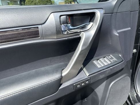 Used 2023 Lexus GX 460 Premium w/ Premium Plus Package image 28
