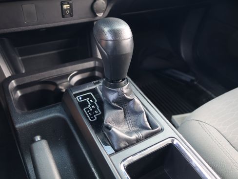 Used 2019 Toyota Tacoma SR w/ SR Convenience Package RWD image 29