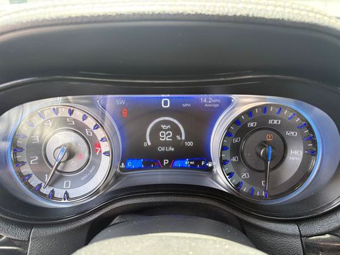 Used 2022 Chrysler 300 S RWD image 8