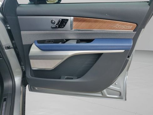 New 2026 Cadillac Vistiq Premium Luxury image 13