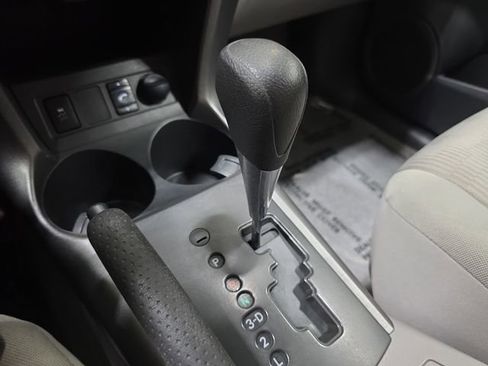Used 2011 Toyota RAV4 2WD w/ Base L4 Extra Value Pkg image 21