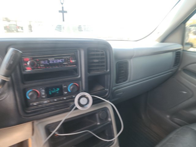 Used 2006 Chevrolet Silverado 1500 LT w/ Onstar Plus Package AWD/4WD image 8