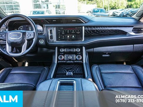 Used 2023 GMC Yukon XL Denali RWD image 28