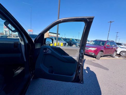 Used 2012 Nissan Frontier PRO-4X w/ Pro-4x Luxury Pkg image 33