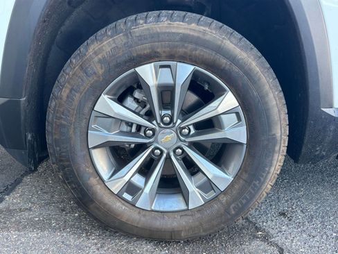 Used 2025 Chevrolet Equinox LT image 25