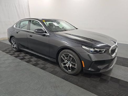Used 2026 BMW 540i xDrive w/ Premium Package AWD/4WD image 2