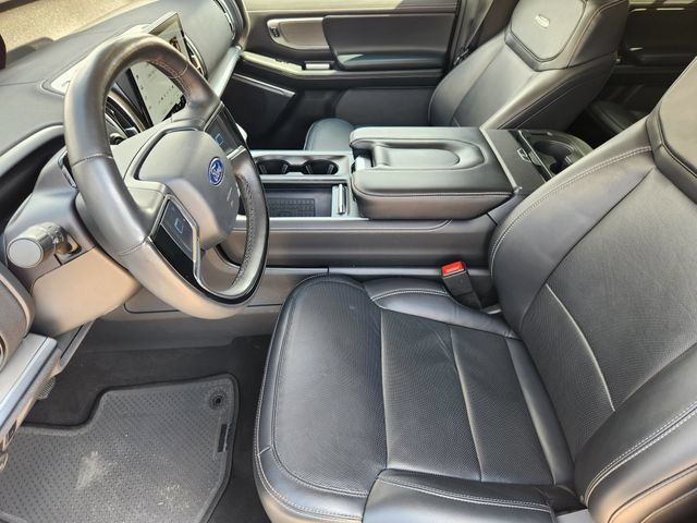 Used 2025 Ford Expedition Max Platinum AWD/4WD image 4