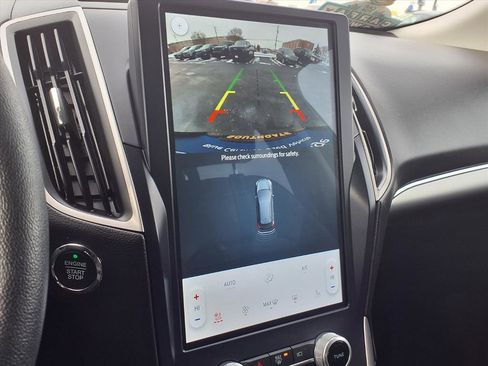 Certified 2022 Ford Edge SEL w/ Convenience Package image 8