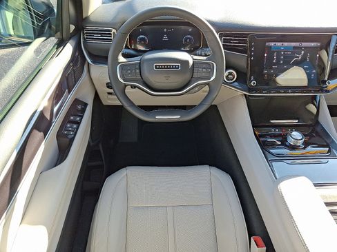 Certified 2024 Jeep Wagoneer 4WD w/ Premium Group I image 11