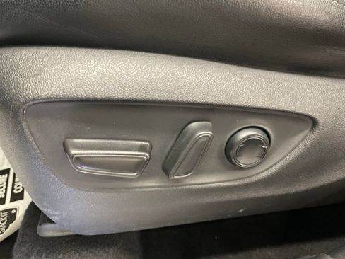 Used 2020 Toyota Highlander Platinum AWD/4WD image 11