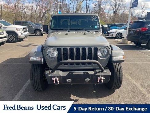 Used 2023 Jeep Gladiator Sport image 2