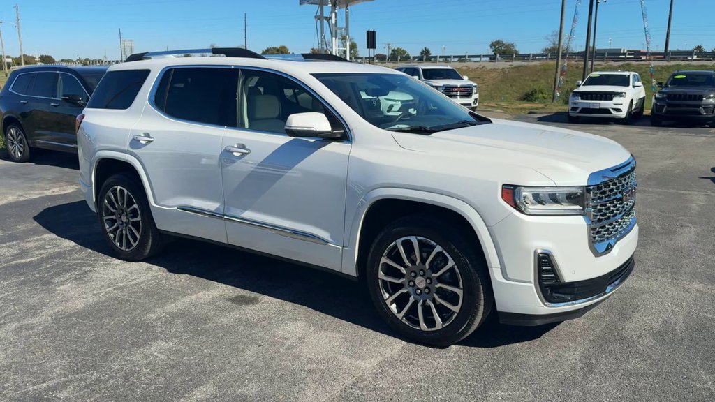 Used 2022 GMC Acadia Denali w/ Denali Ultimate Package AWD/4WD image 9