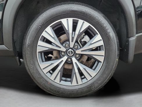 Certified 2021 Nissan Rogue SV w/ Premium Package image 8