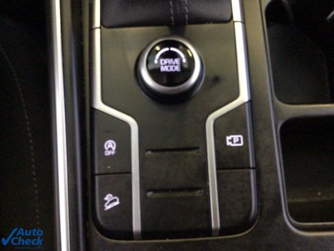 Used 2023 Kia Sorento LX image 27