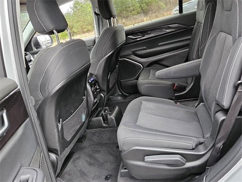 Used 2021 Jeep Grand Cherokee L Laredo w/ Luxury Tech Group I image 8