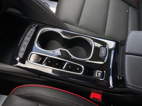 Used 2023 Buick Envision Essence w/ Sport Touring Package image 17