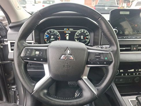 Used 2024 Mitsubishi Outlander SE image 22