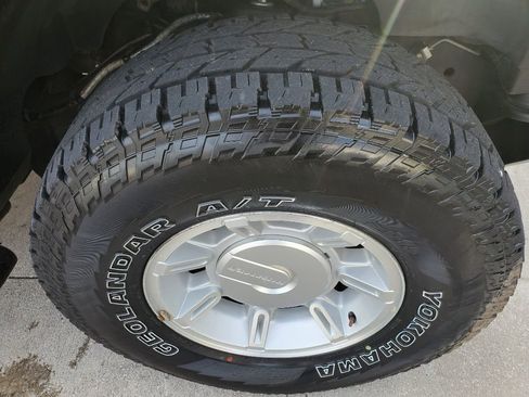 Used 2004 HUMMER H2 image 16