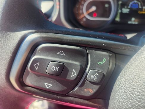 Used 2025 Jeep Wrangler Unlimited Rubicon image 17