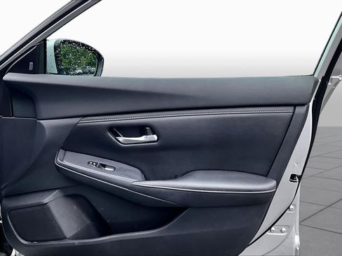 Used 2022 Nissan Sentra SV FWD image 22