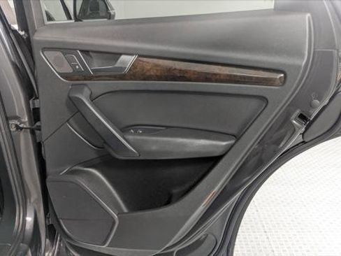 Used 2019 Audi Q5 2.0T Premium w/ Convenience Package AWD/4WD image 21