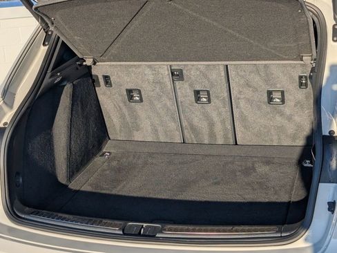 Certified 2022 Porsche Macan image 12