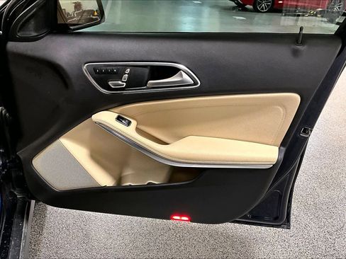 Used 2018 Mercedes-Benz GLA 250 image 18