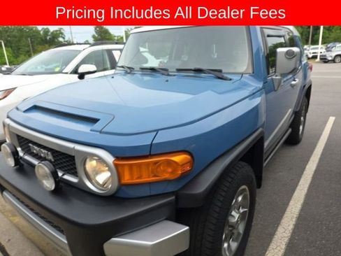Used 2012 Toyota FJ Cruiser 4WD w/ Upgrade Pkg image 6
