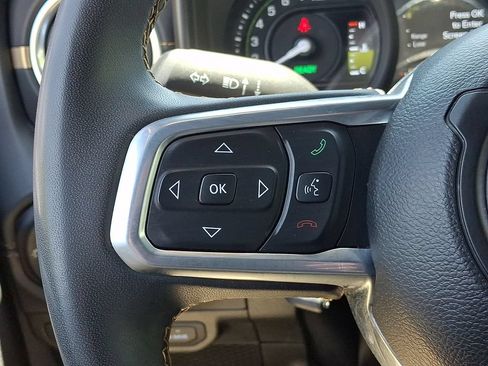 Used 2024 Jeep Wrangler Unlimited Sahara w/ Technology Group AWD/4WD image 21