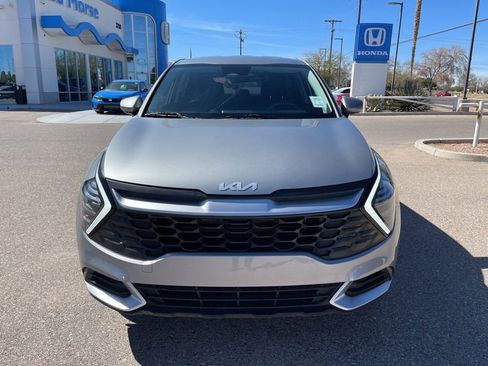 Used 2025 Kia Sportage LX image 8