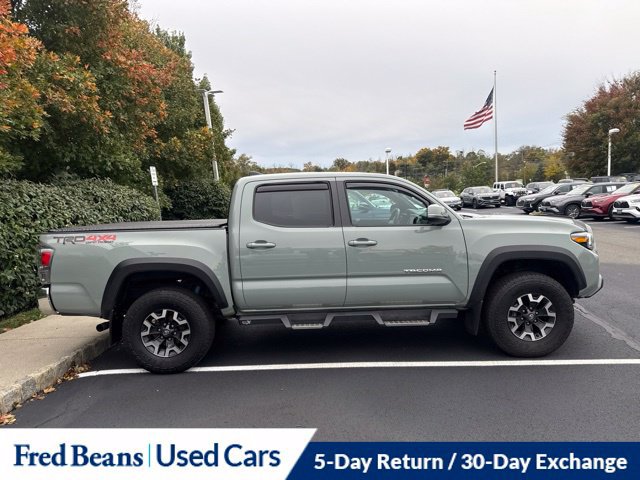 Certified 2022 Toyota Tacoma TRD Off-Road AWD/4WD image 3