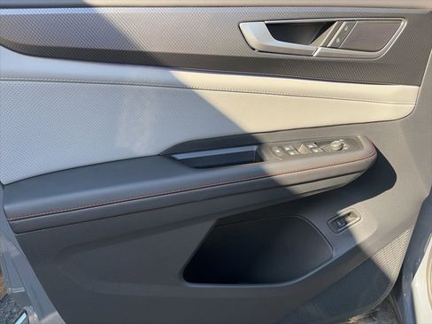 Used 2025 Volkswagen Atlas Peak Edition SE image 7