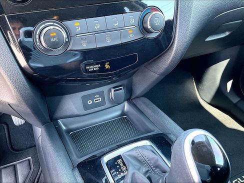 Used 2020 Nissan Rogue Sport S w/ Appearance Package FWD image 32