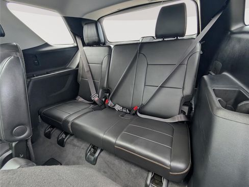 Used 2020 Chevrolet Traverse LT w/ LT Premium Package AWD/4WD image 17