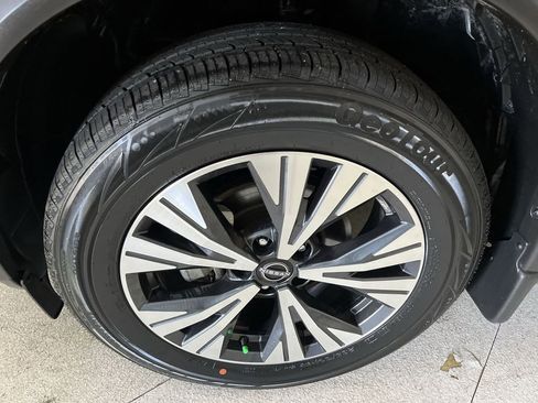 Used 2023 Nissan Rogue SV w/ SV Premium B Package AWD/4WD image 14