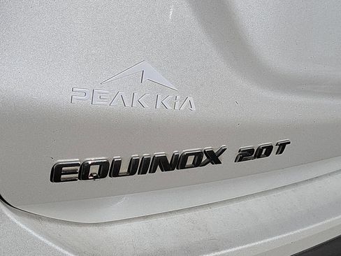 Used 2018 Chevrolet Equinox Premier image 11