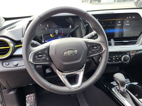 New 2026 Chevrolet Trax LT w/ Midnight Edition FWD image 16