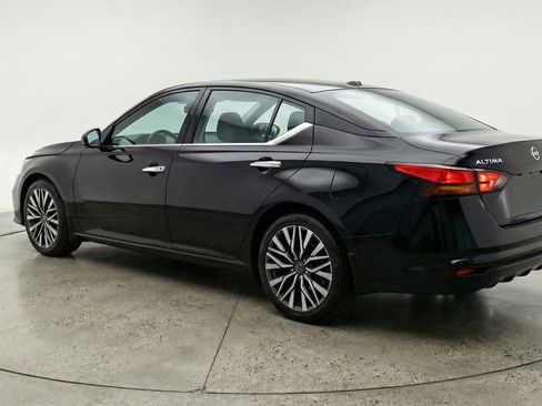 Used 2025 Nissan Altima 2.5 SV image 6