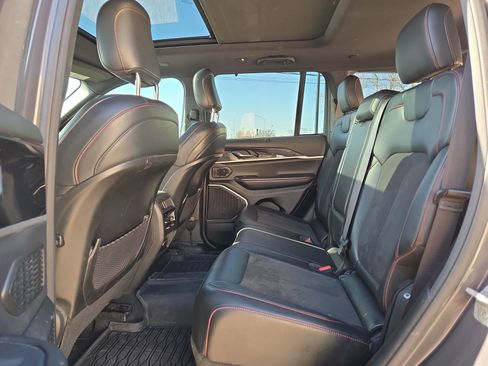 Used 2022 Jeep Grand Cherokee Trailhawk w/ Luxury Tech Group III image 13