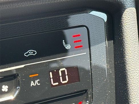 New 2025 Volkswagen Taos SE image 20