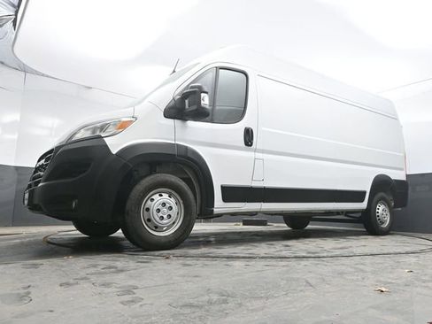 Used 2024 RAM ProMaster 2500 w/ Convenience Group FWD image 32