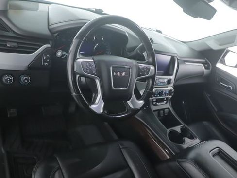 Used 2018 GMC Yukon XL SLT w/ Premium Edition AWD/4WD image 17