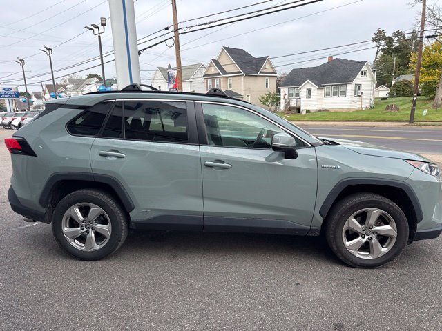 Used 2021 Toyota RAV4 XLE Premium AWD/4WD image 5