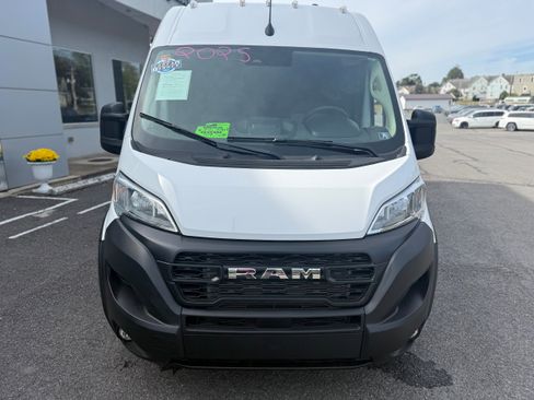 Used 2025 RAM ProMaster 2500 w/ Convenience Group image 4