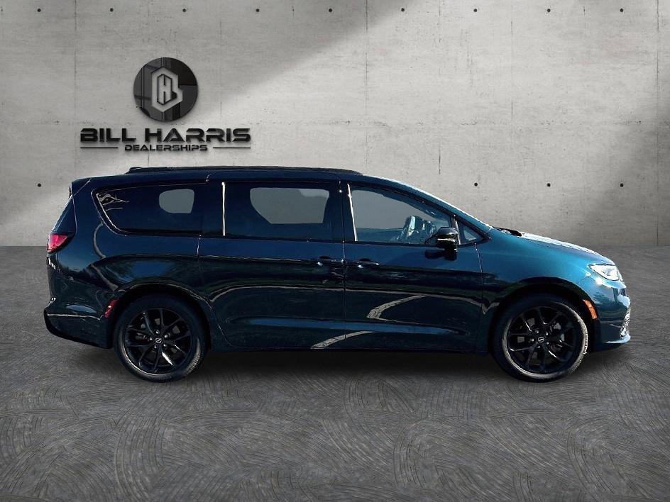 Used 2025 Chrysler Pacifica Limited AWD/4WD image 6